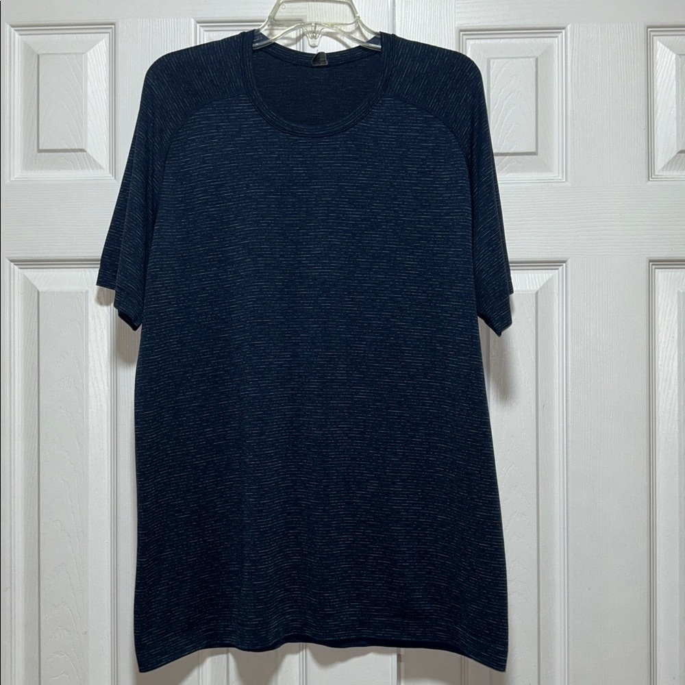 Lululemon Swiftly Tech Mens Short Sleeve Athletic T Shirt - Size XL
